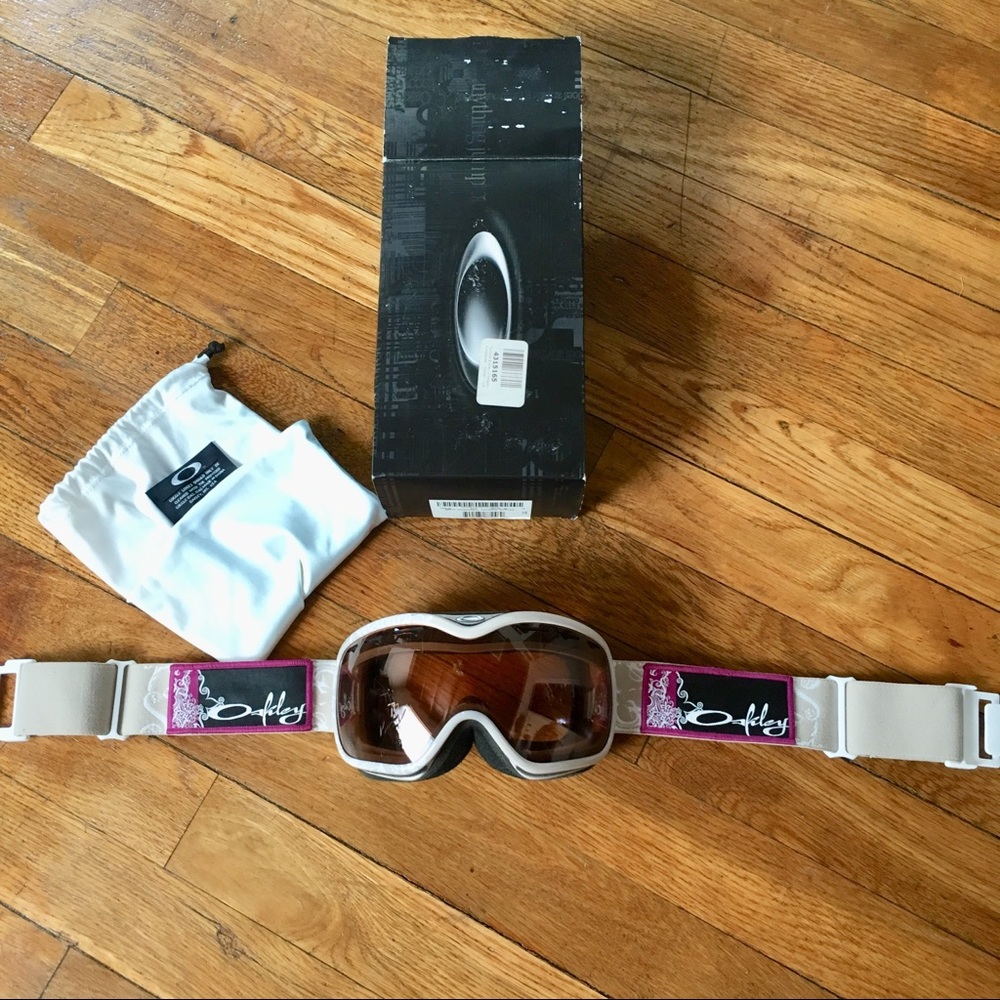 Oakley snow goggles